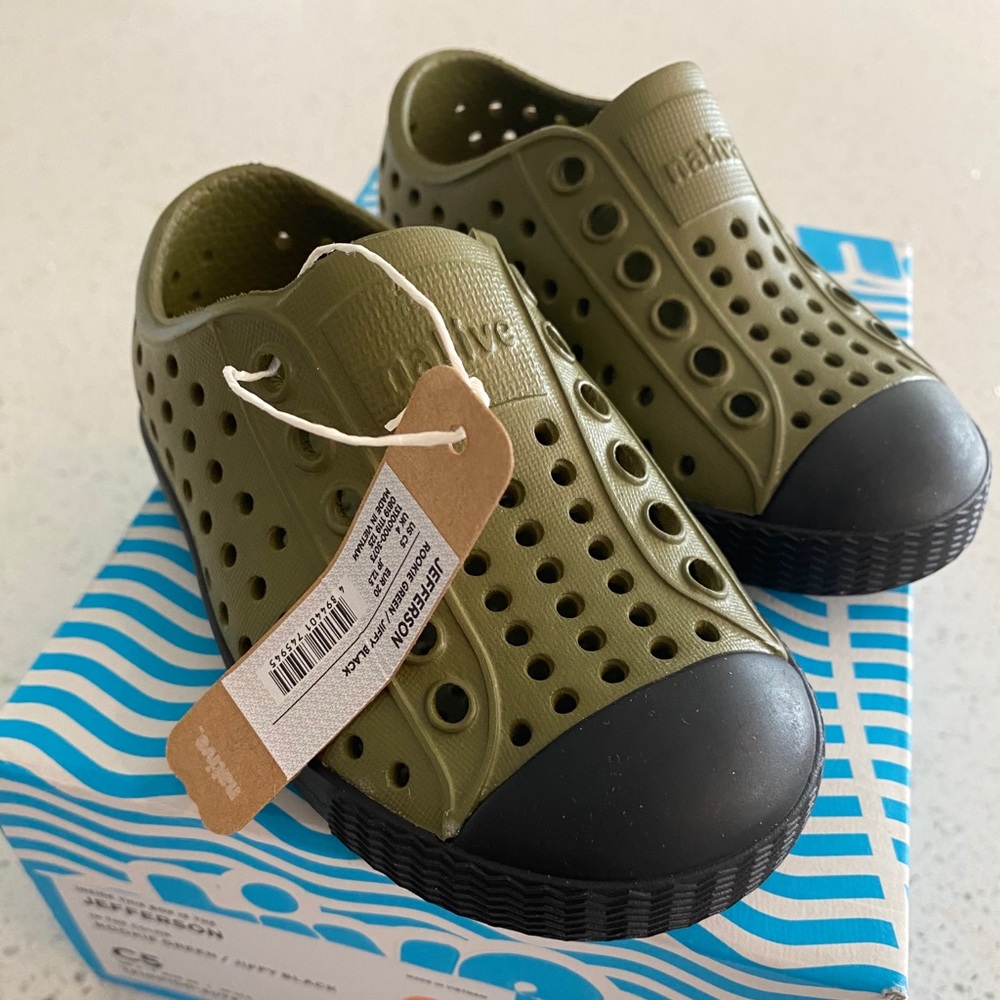 *NWT* Toddler Native Shoes